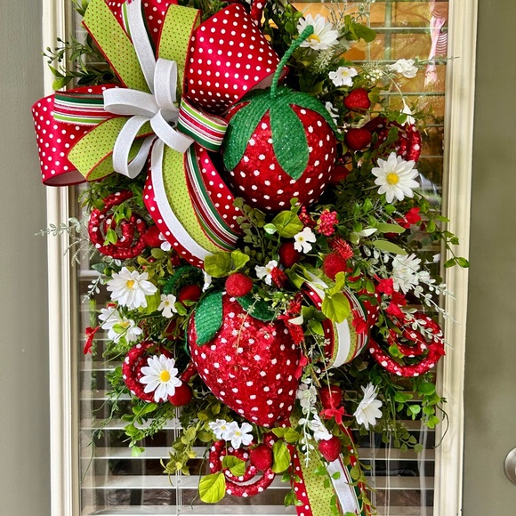 Festive Strawberry-Themed Holiday Wreath - Picture 1 of 8
